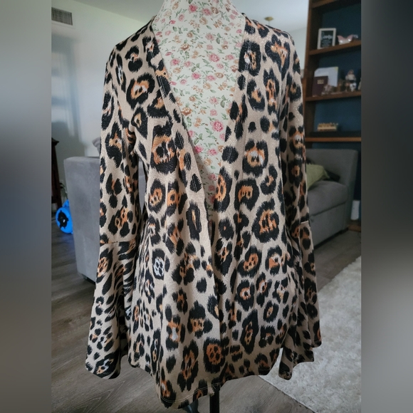 Leopard Print Open Cardigan Size Medium - Picture 1 of 4